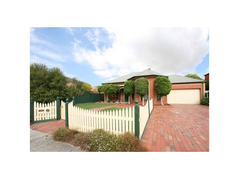 48 Crusoe Drive, Lysterfield VIC 3156