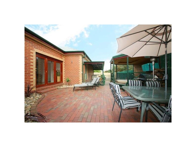 48 Crusoe Drive, Lysterfield VIC 3156