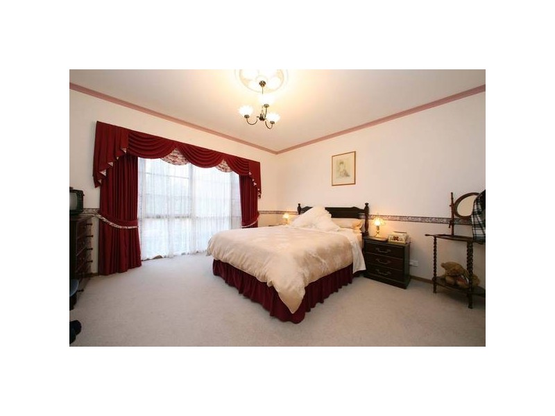 8 Primula Court, Rowville VIC 3178