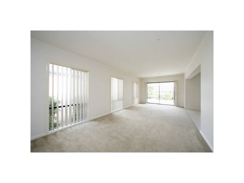 56 Sovereign Manors Crescent, Rowville VIC 3178