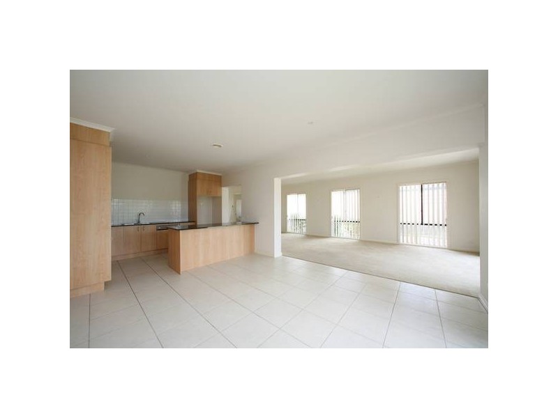 56 Sovereign Manors Crescent, Rowville VIC 3178