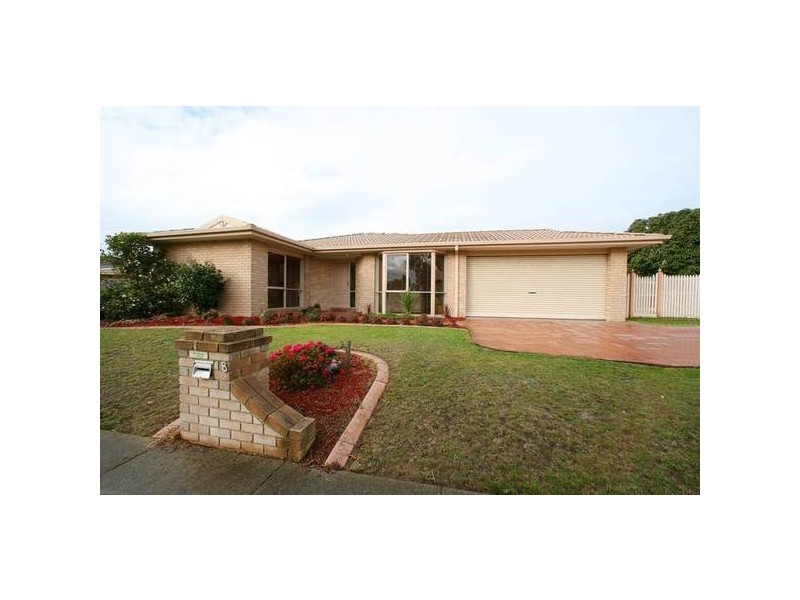 8 Manhatten Terrace, Rowville VIC 3178