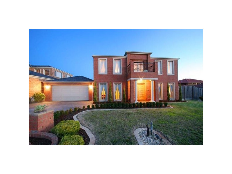 11 Langhorne Crescent, Rowville VIC 3178