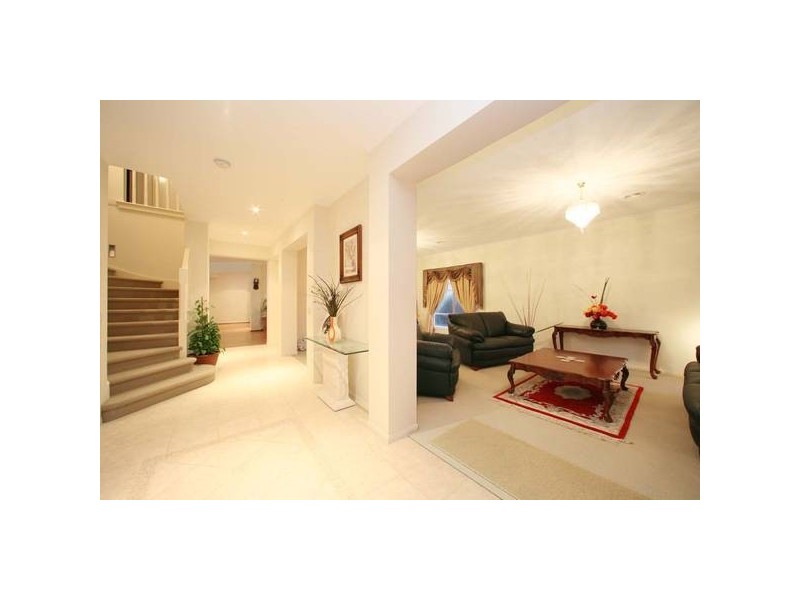 11 Langhorne Crescent, Rowville VIC 3178