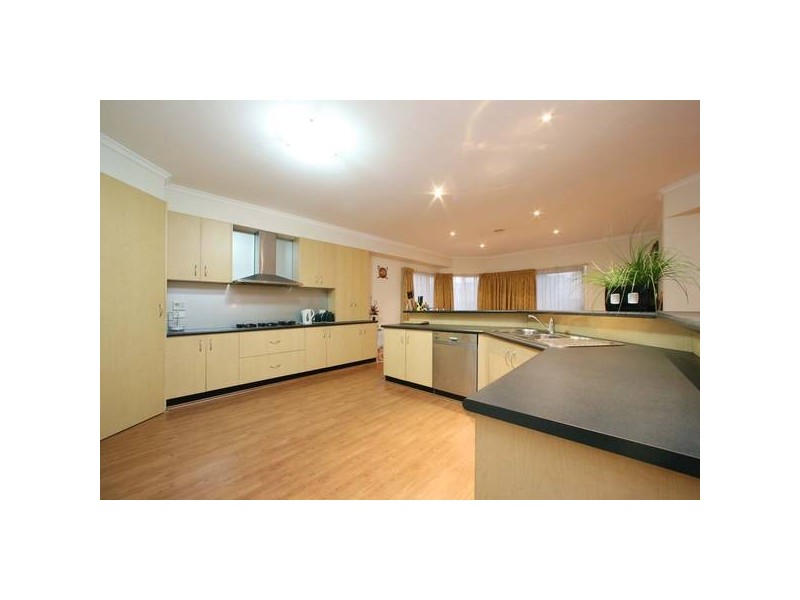 11 Langhorne Crescent, Rowville VIC 3178