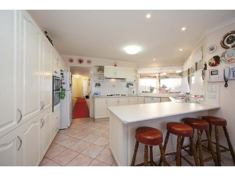 129 Kellbourne Drive, Rowville VIC 3178