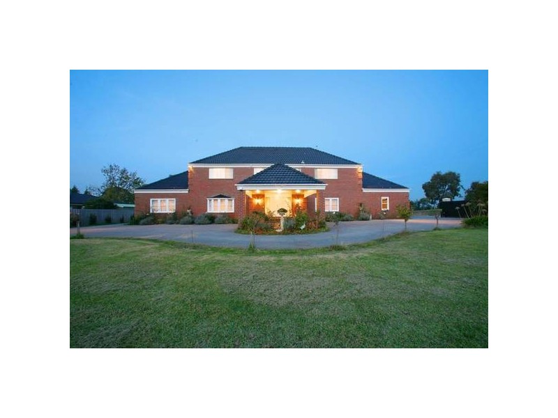 326 Hallam North Road, Lysterfield South VIC 3156