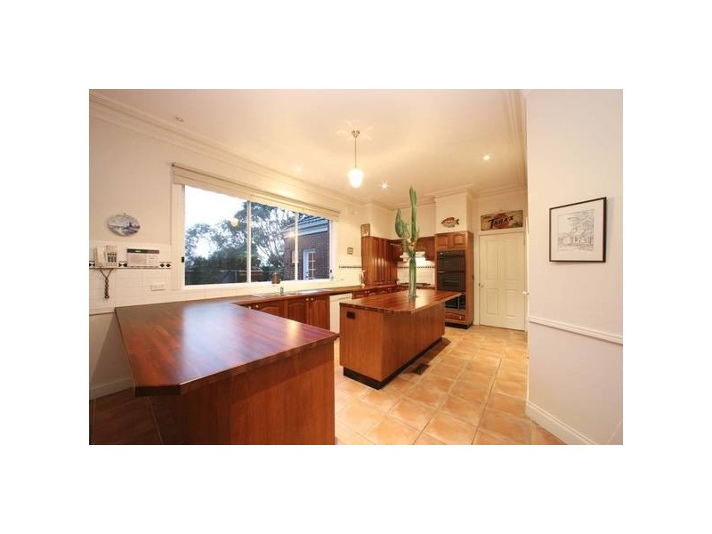 326 Hallam North Road, Lysterfield South VIC 3156