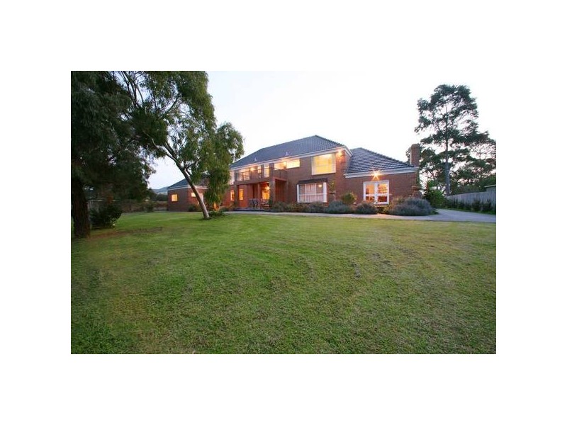 326 Hallam North Road, Lysterfield South VIC 3156