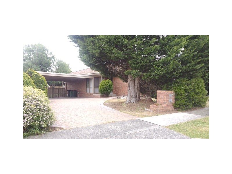 33 Spruce Drive, Rowville VIC 3178