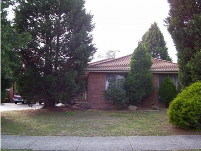 33 Spruce Drive, Rowville VIC 3178