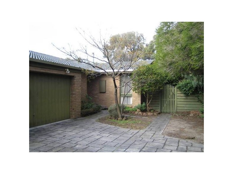 10 Bexsarm Crescent, Rowville VIC 3178