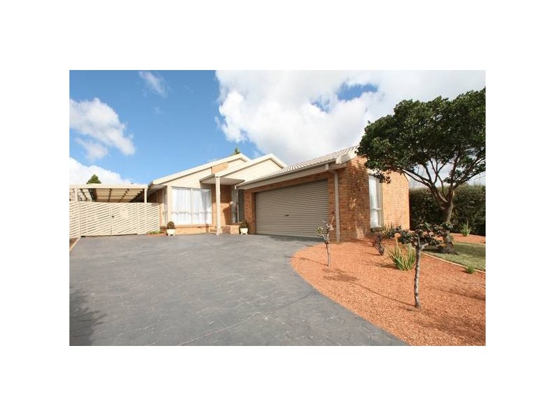 325 Dandelion Drive, Rowville VIC 3178