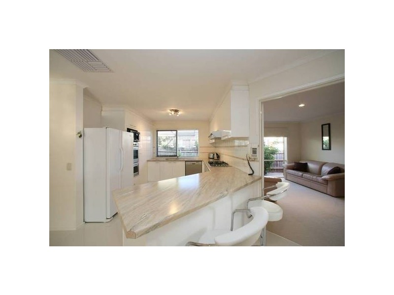 325 Dandelion Drive, Rowville VIC 3178