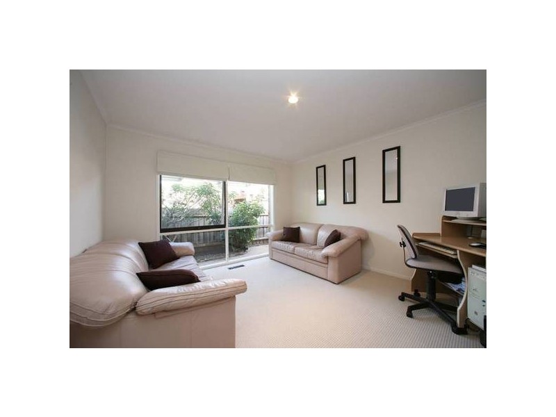 325 Dandelion Drive, Rowville VIC 3178