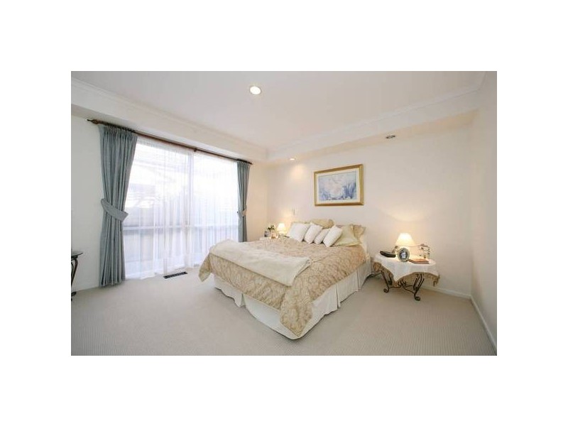 325 Dandelion Drive, Rowville VIC 3178