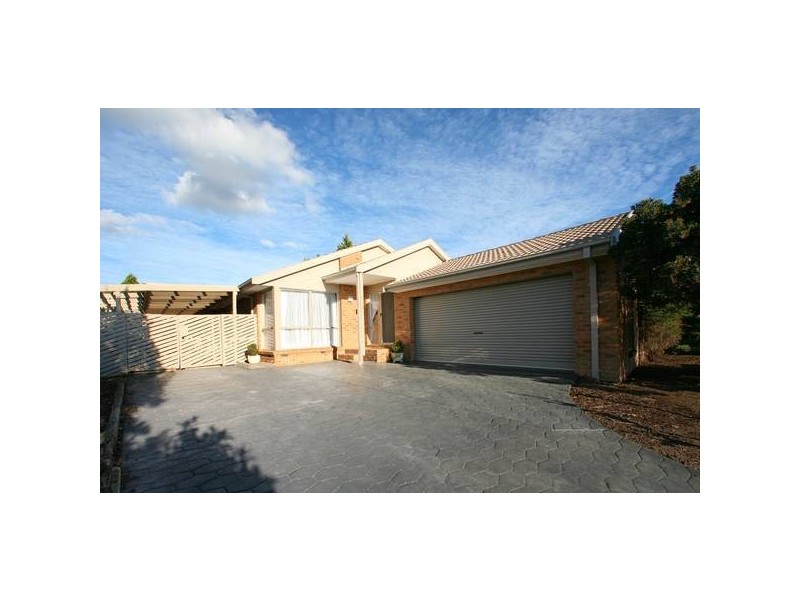 325 Dandelion Drive, Rowville VIC 3178