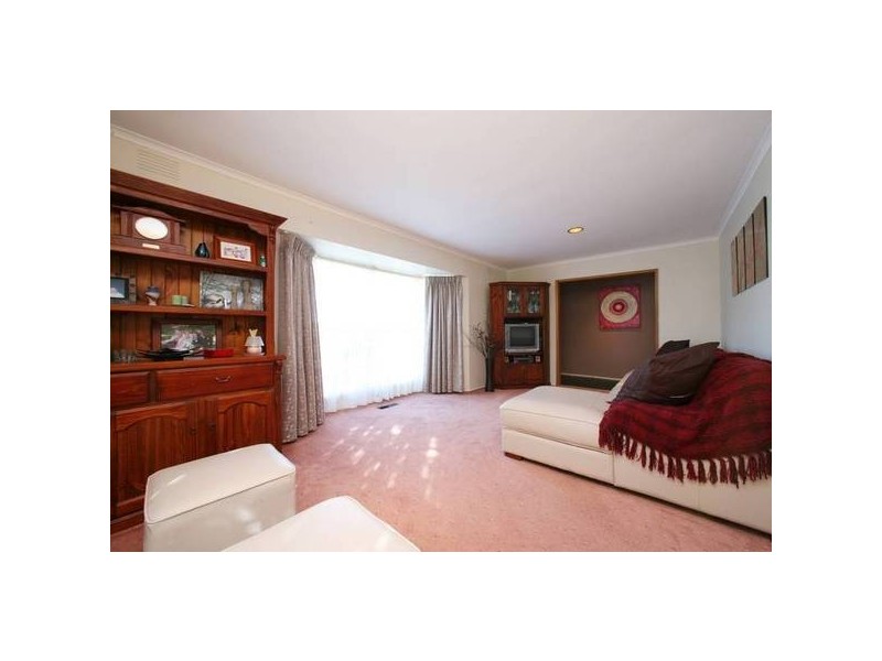 6 Bromley Close, Ferntree Gully VIC 3156