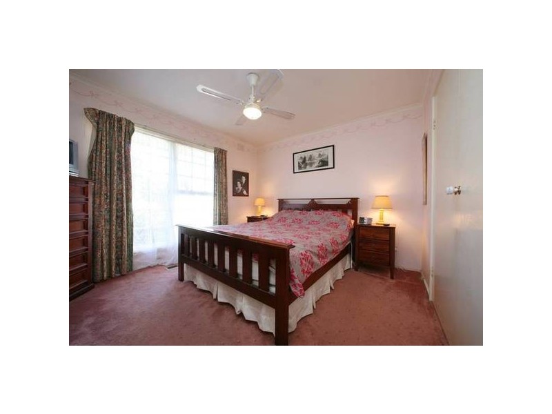 6 Bromley Close, Ferntree Gully VIC 3156