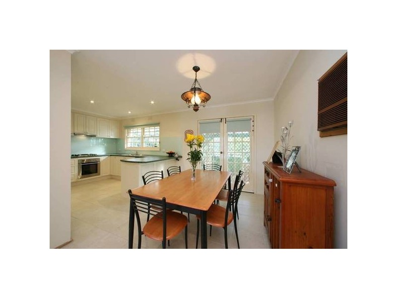 6 Bromley Close, Ferntree Gully VIC 3156