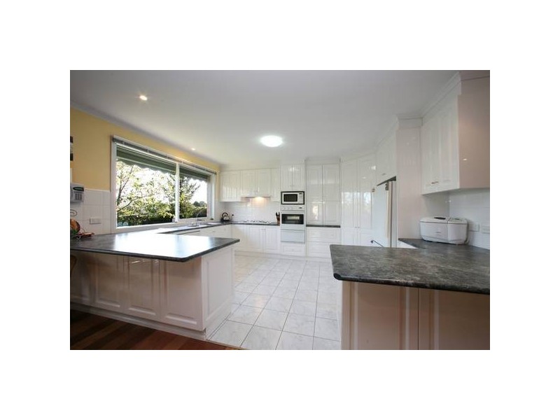 25 Airedale Way, Rowville VIC 3178