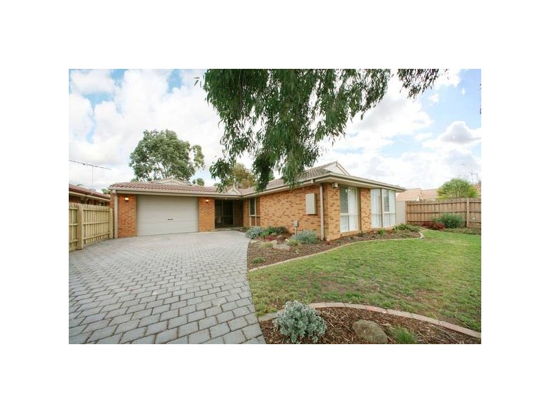 15 Hancock Drive, Ferntree Gully VIC 3156