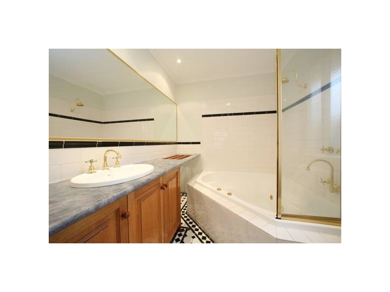 21 Cromwell Drive, Rowville VIC 3178