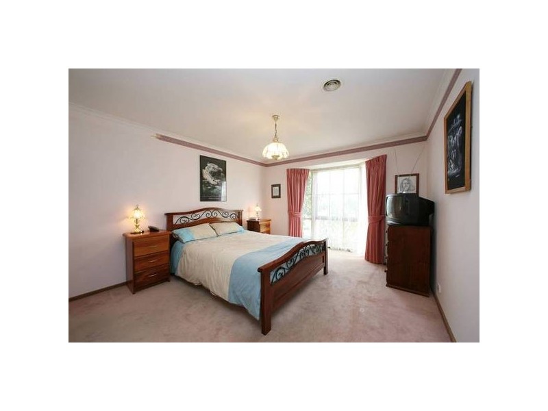 18 Farmillo Court, Lysterfield VIC 3156