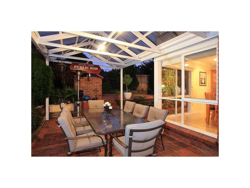 8 Everglades Court, Rowville VIC 3178