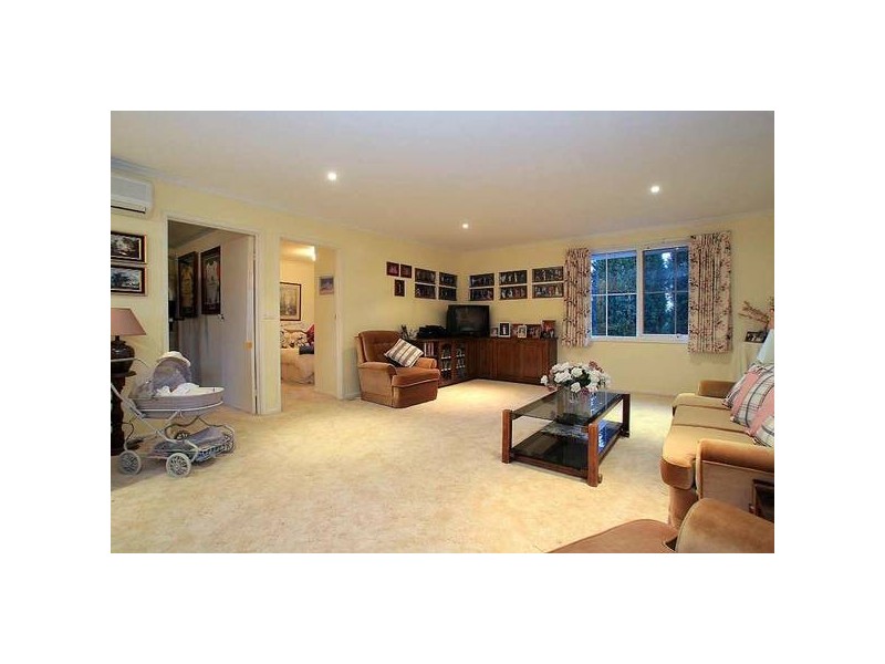 8 Everglades Court, Rowville VIC 3178