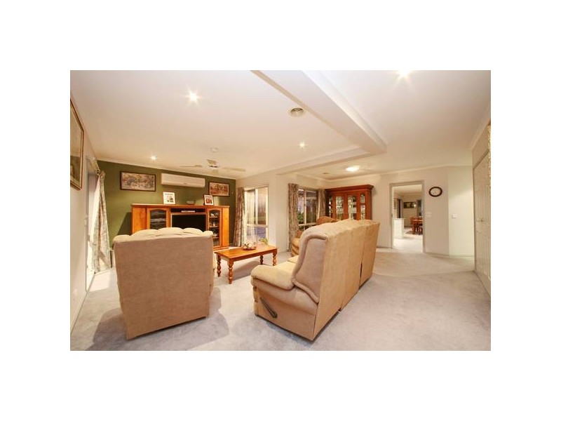 6 Silverdale Close, Rowville VIC 3178