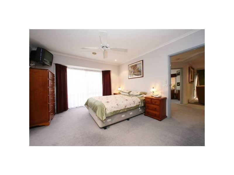 6 Silverdale Close, Rowville VIC 3178