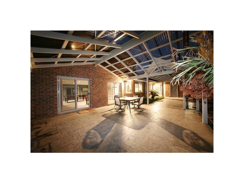 6 Silverdale Close, Rowville VIC 3178