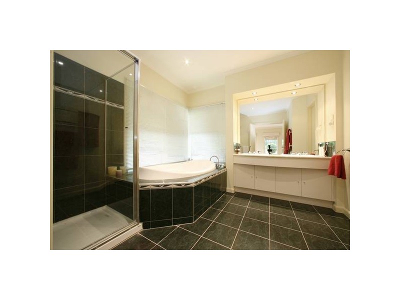 61 Golding Avenue, Rowville VIC 3178