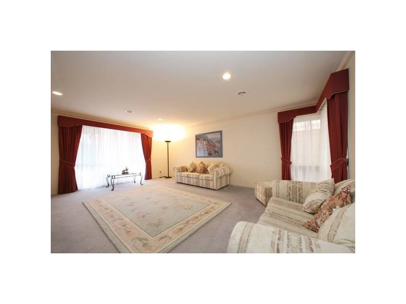 41 Fairway Drive, Rowville VIC 3178