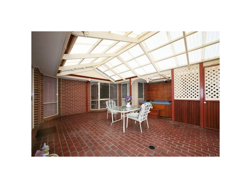 41 Fairway Drive, Rowville VIC 3178