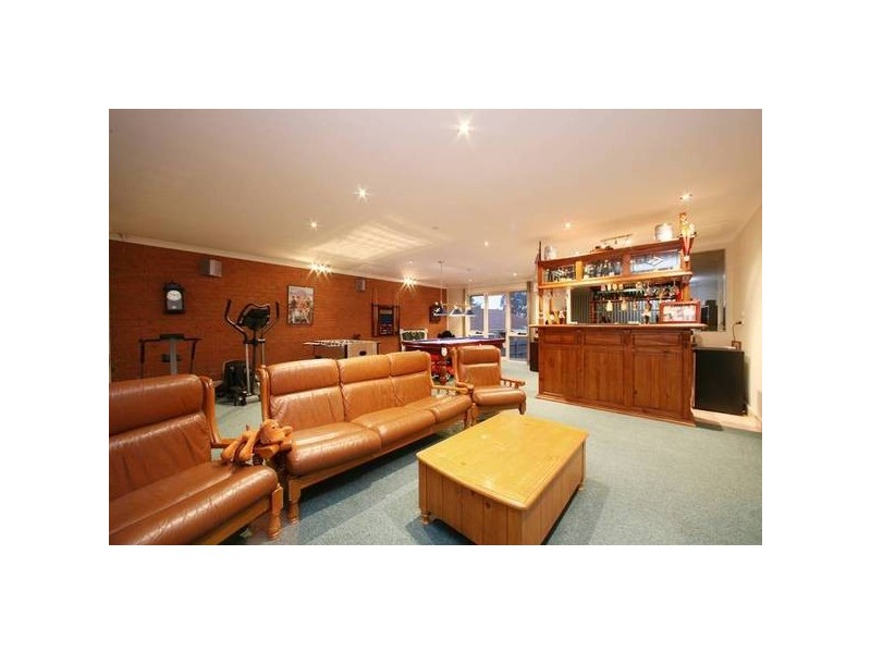 8 Palmerston Road, Lysterfield VIC 3156