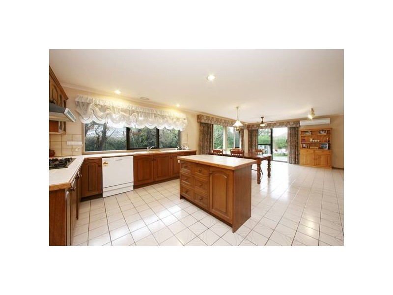 4 Yukon Court, Rowville VIC 3178