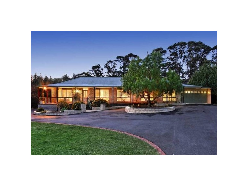 1 Cloverdale Lane, Lysterfield South VIC 3156