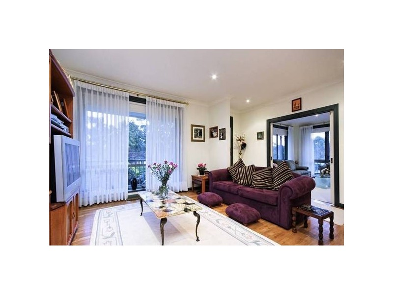 1 Cloverdale Lane, Lysterfield South VIC 3156