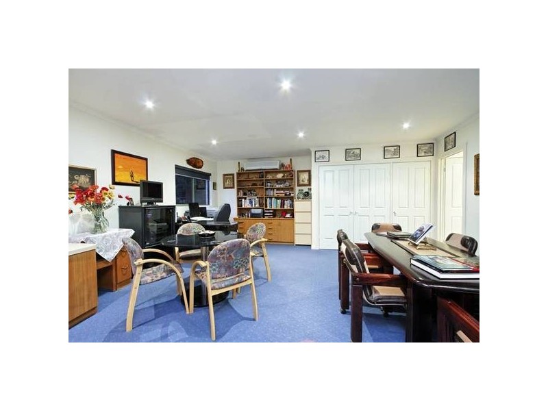 1 Cloverdale Lane, Lysterfield South VIC 3156