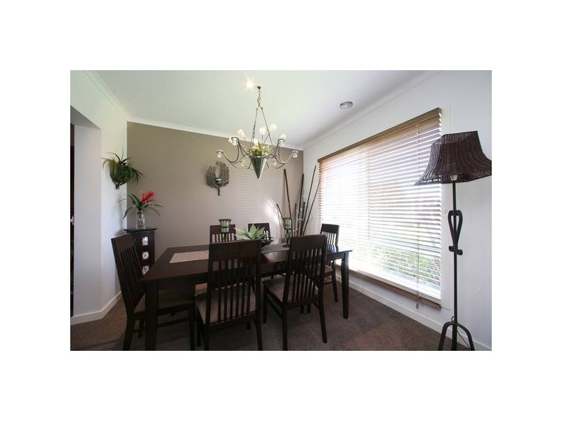 114 Sovereign Manors Crescent, Rowville VIC 3178