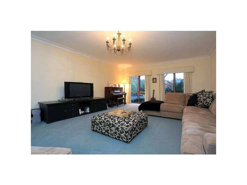 16 Hume Drive, Lysterfield VIC 3156