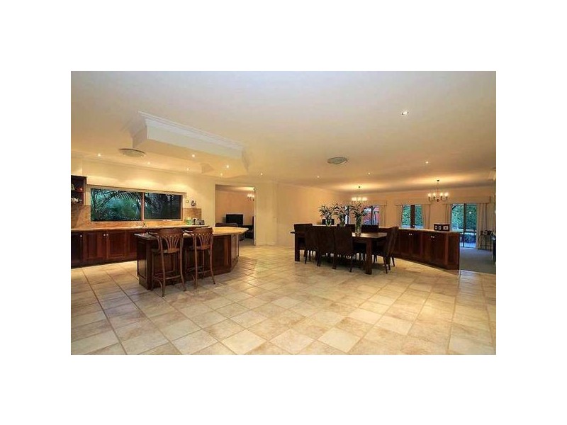 16 Hume Drive, Lysterfield VIC 3156