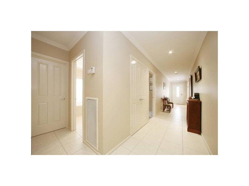 16 Sanctuary Court, Rowville VIC 3178