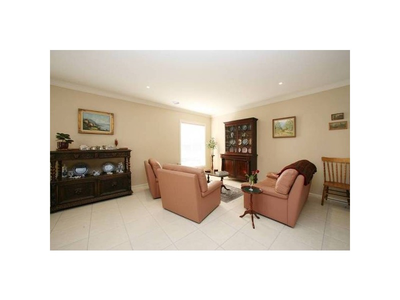 16 Sanctuary Court, Rowville VIC 3178