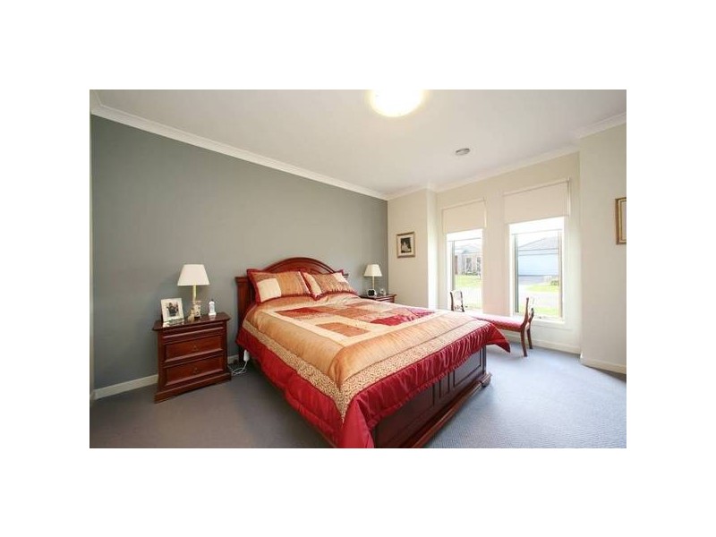 9 Monbulk Crescent, Rowville VIC 3178