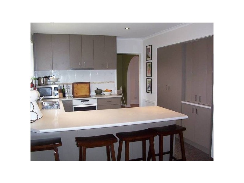 21 Debra Street, Rowville VIC 3178