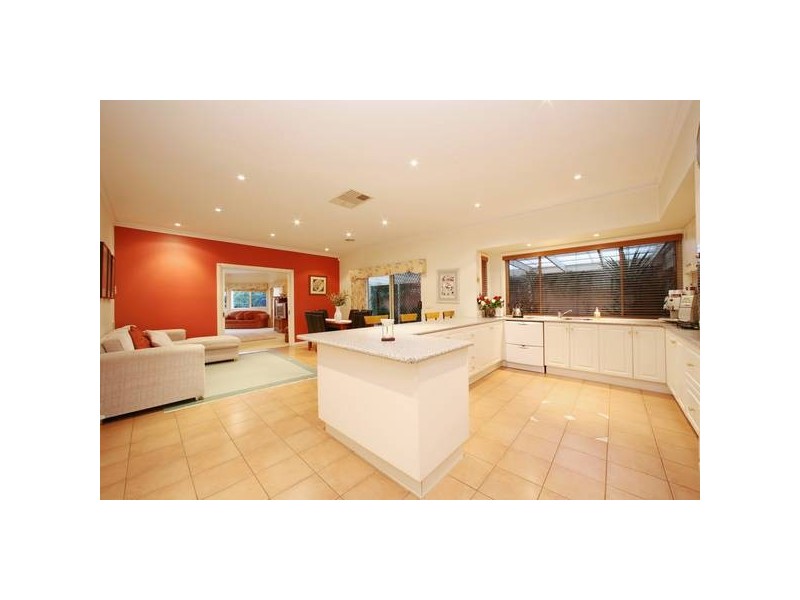 43 Wyandra Way, Rowville VIC 3178
