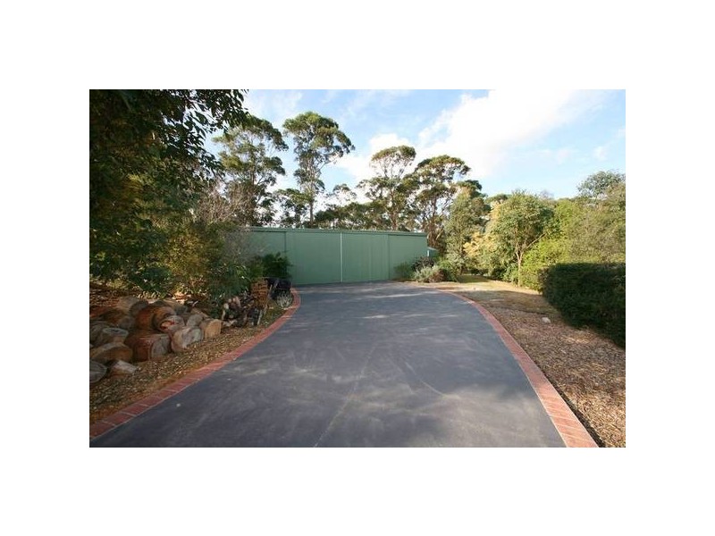 4 Bellbird Place, Lysterfield South VIC 3156